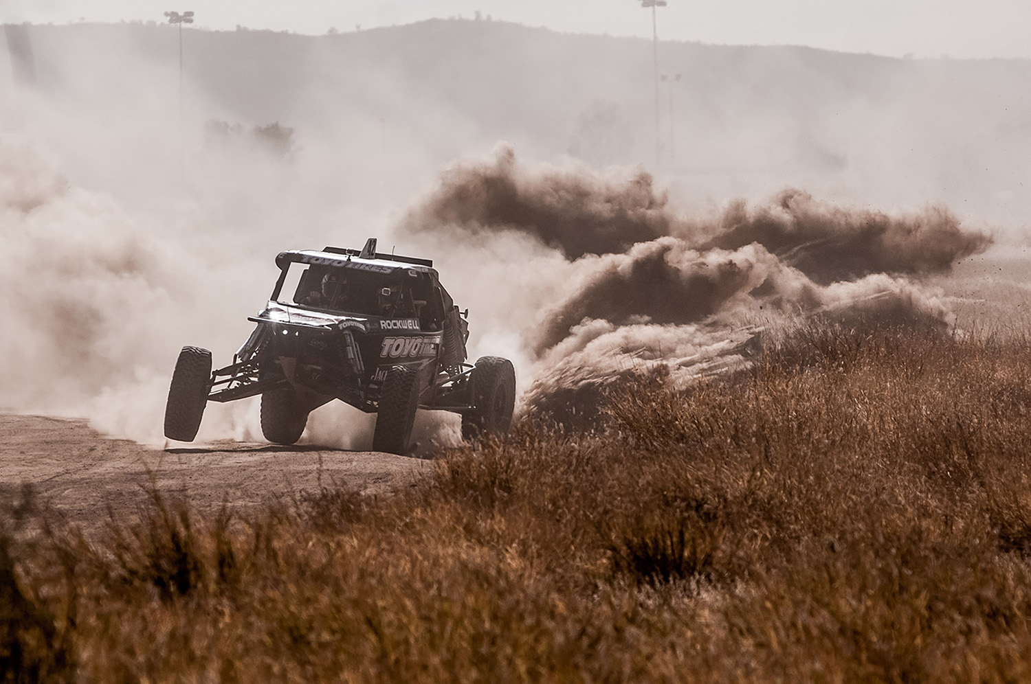 TOYO TIRES READIES FOR DESERT DUEL cover image